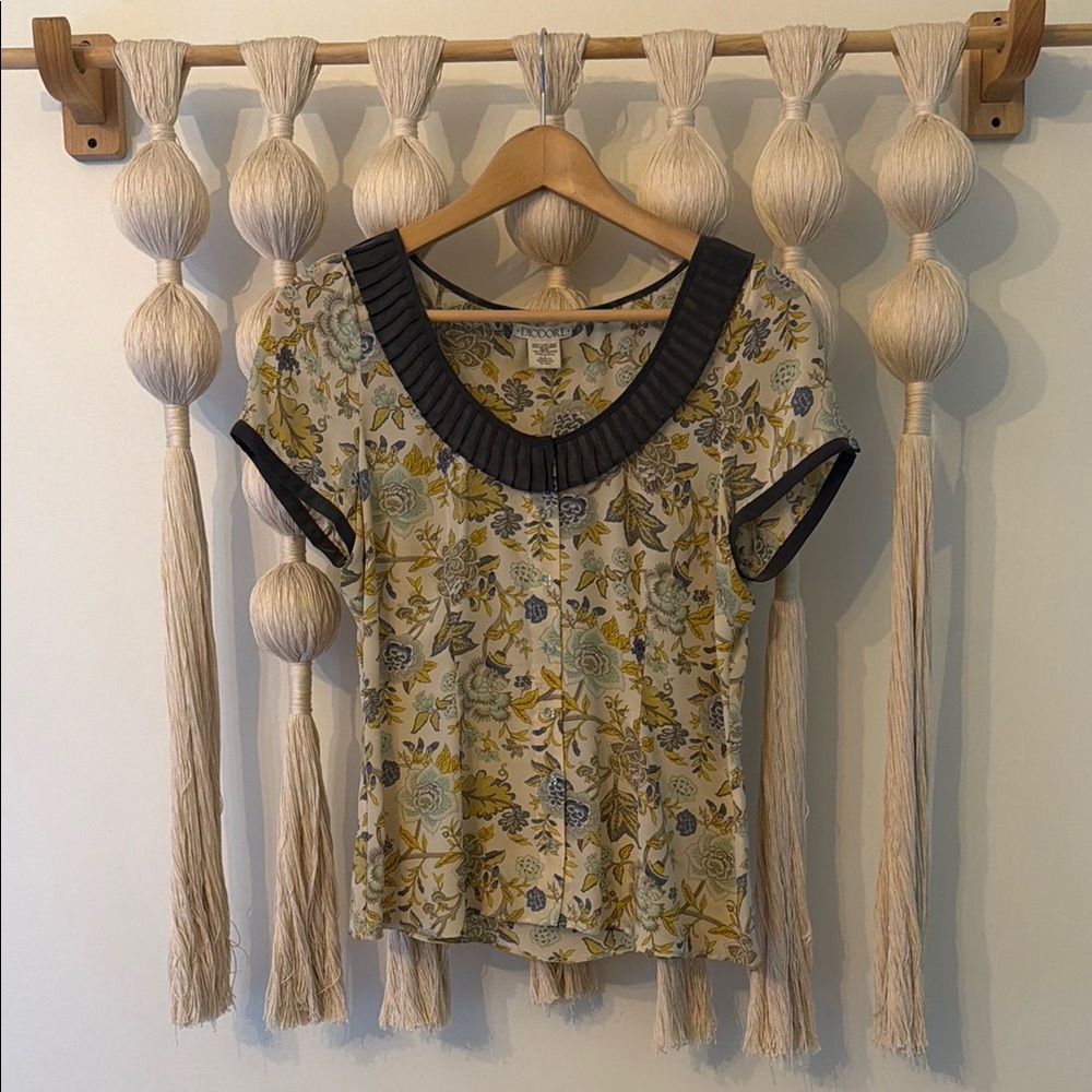 Diadore Anthropologie 100% button front silk blouse sz 4